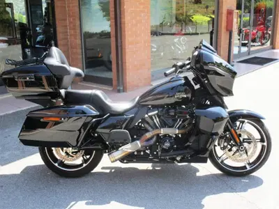 Harley-Davidson Street Glide Ultra (2025) usata