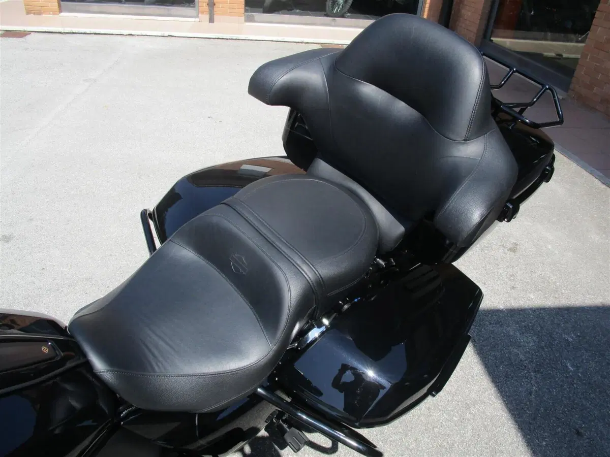 Harley-Davidson Street Glide Ultra (2025) (9)