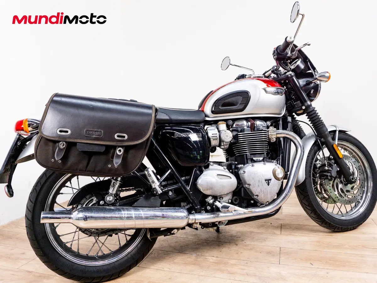 Triumph Bonneville T120 (2026) (3)