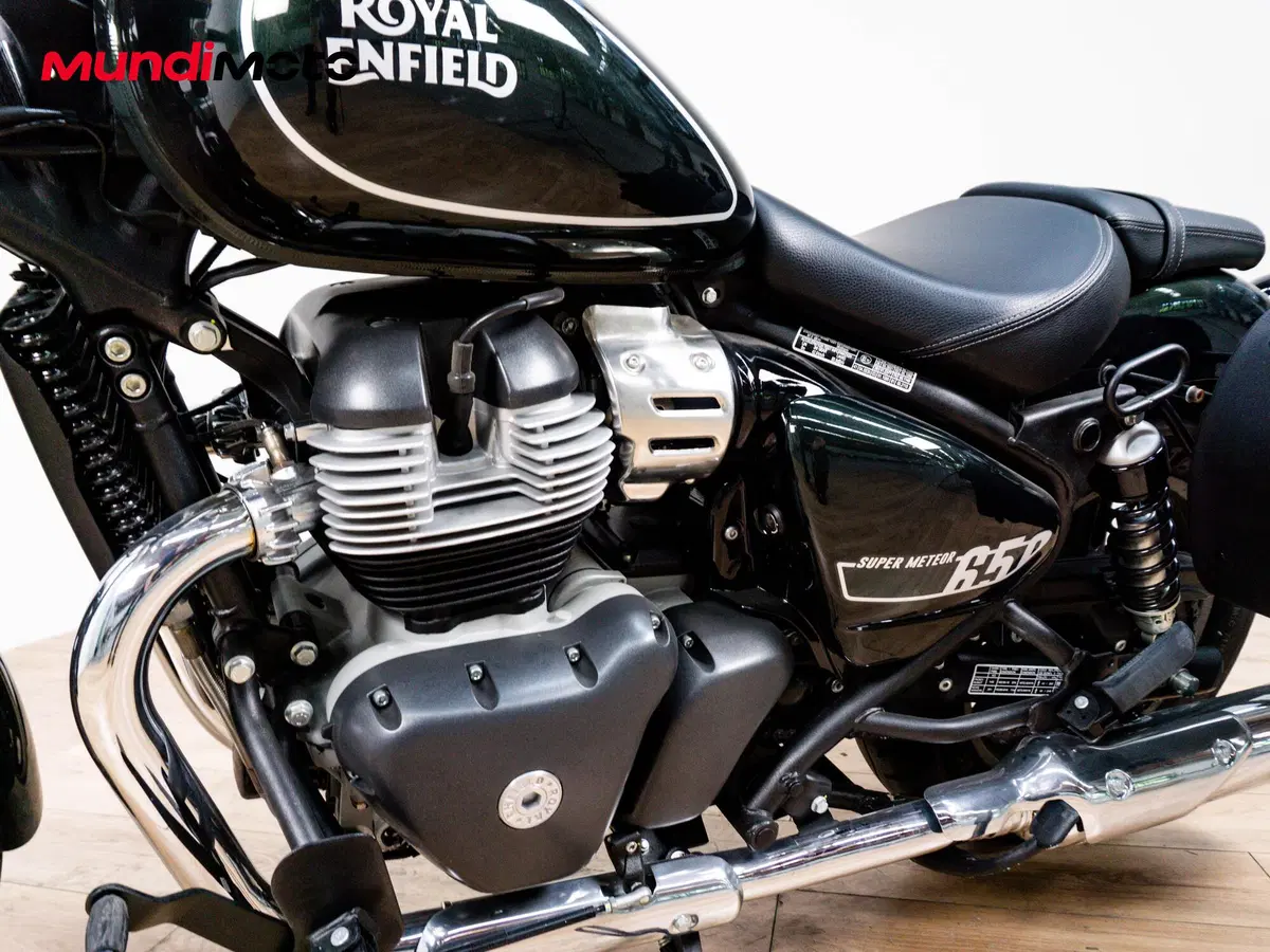Royal Enfield Super Meteor 650 (2023 - 26) (9)