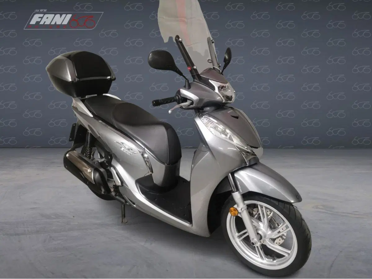 Honda SH 300 i ABS (2016 - 20) (2)