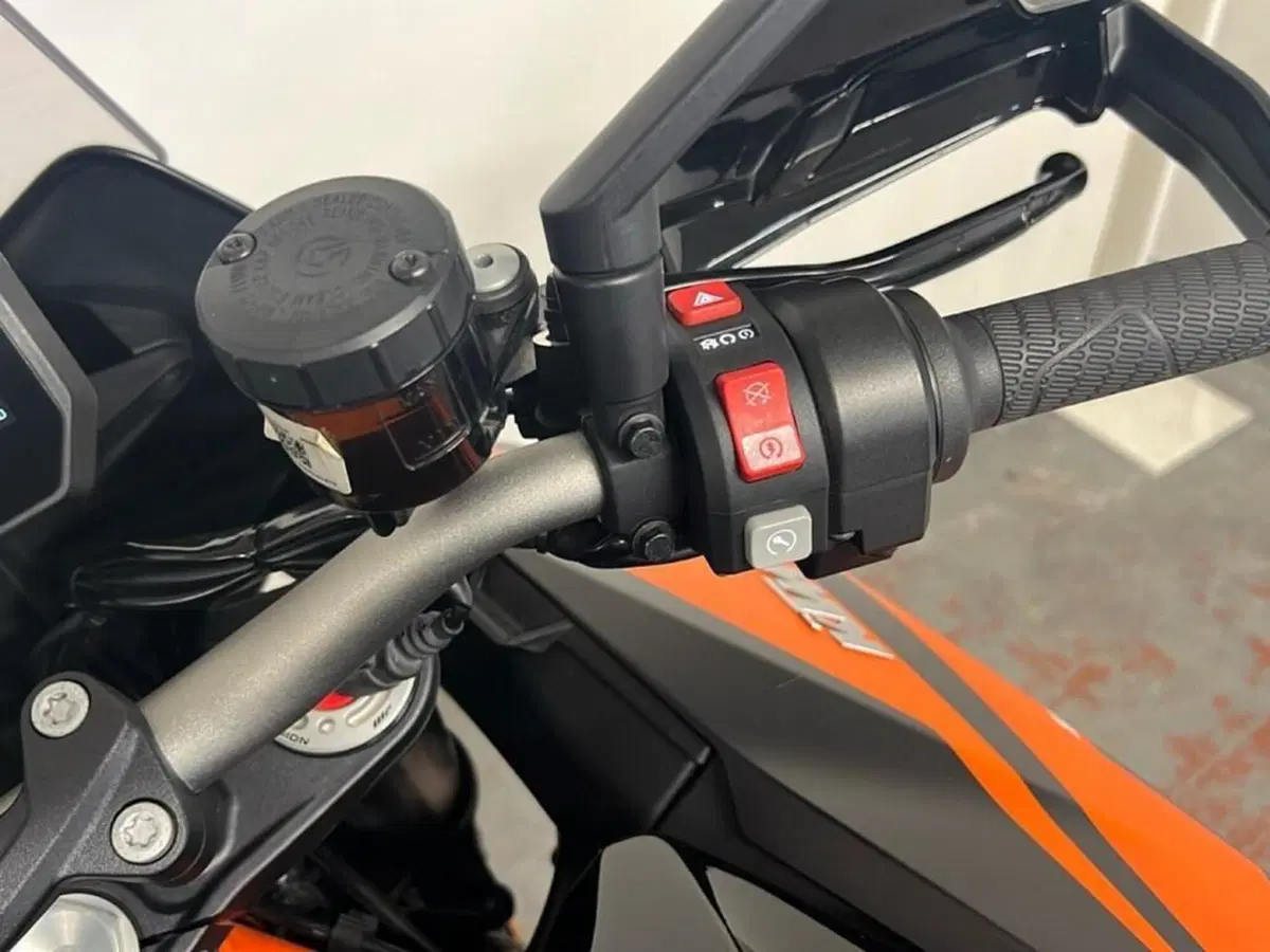 KTM 1290 Super Duke GT (2019 - 20) (9)