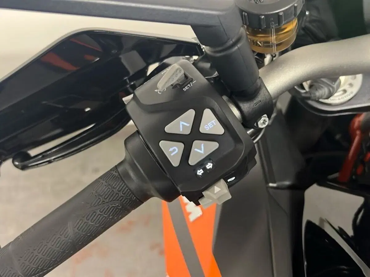 KTM 1290 Super Duke GT (2019 - 20) (10)