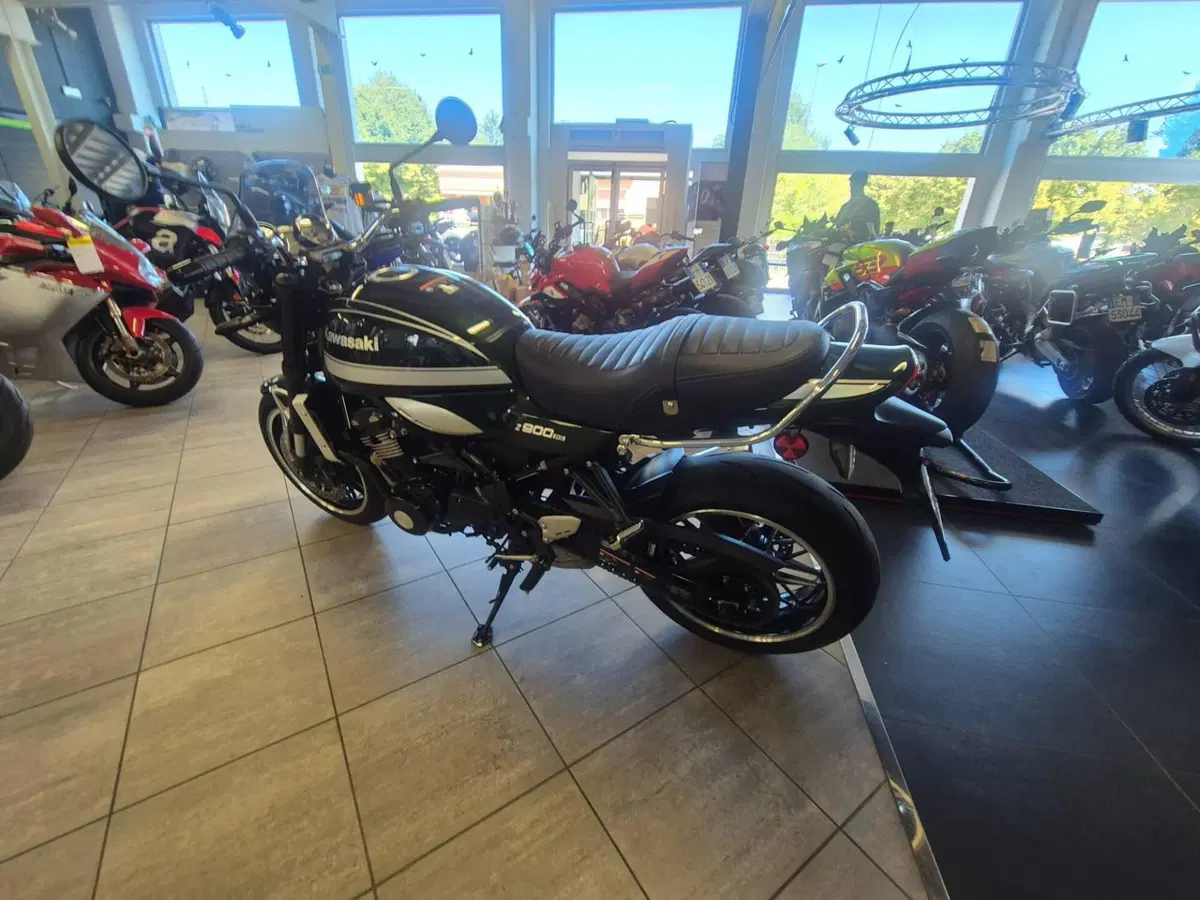 Kawasaki Z 900 RS (2022 - 25) (5)