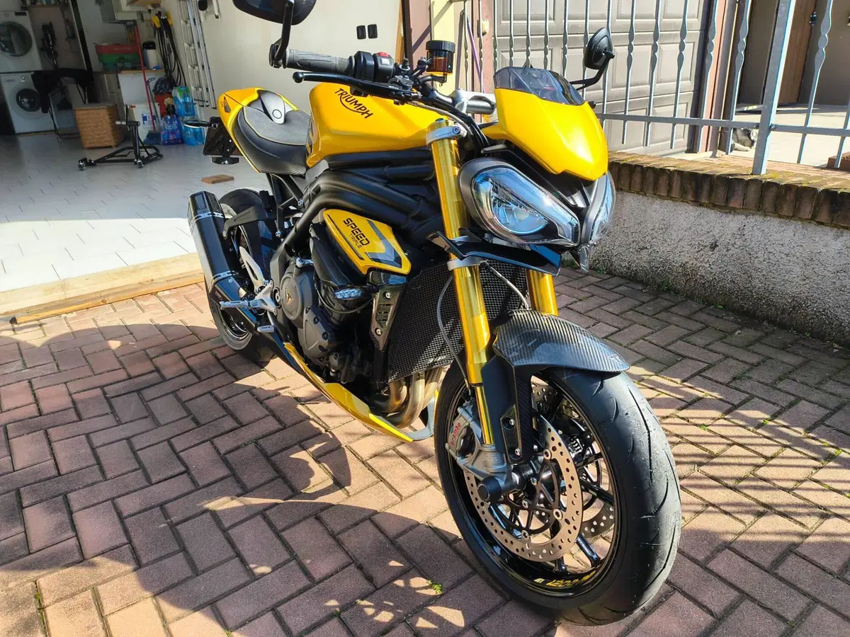 Triumph Speed Triple 1200 RS (2021 - 24) (4)