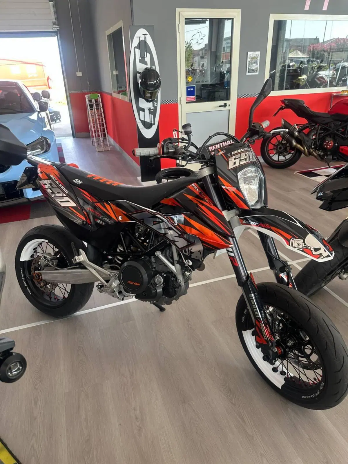 KTM 690 SMC (2008- 11) (2)