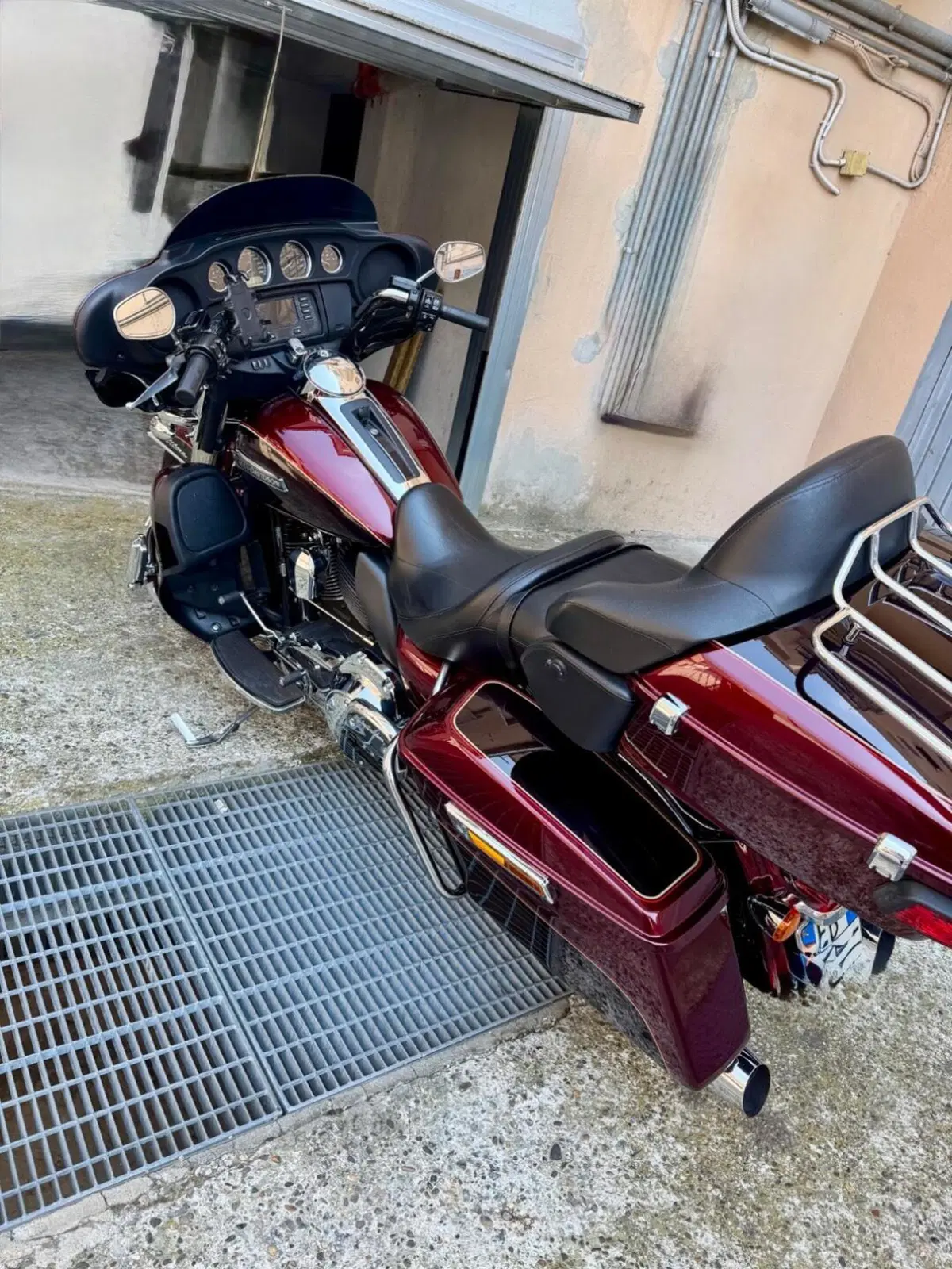 Harley-Davidson 1690 Electra Glide Ultra Classic (2014 - 16) - FLHTCU (4)