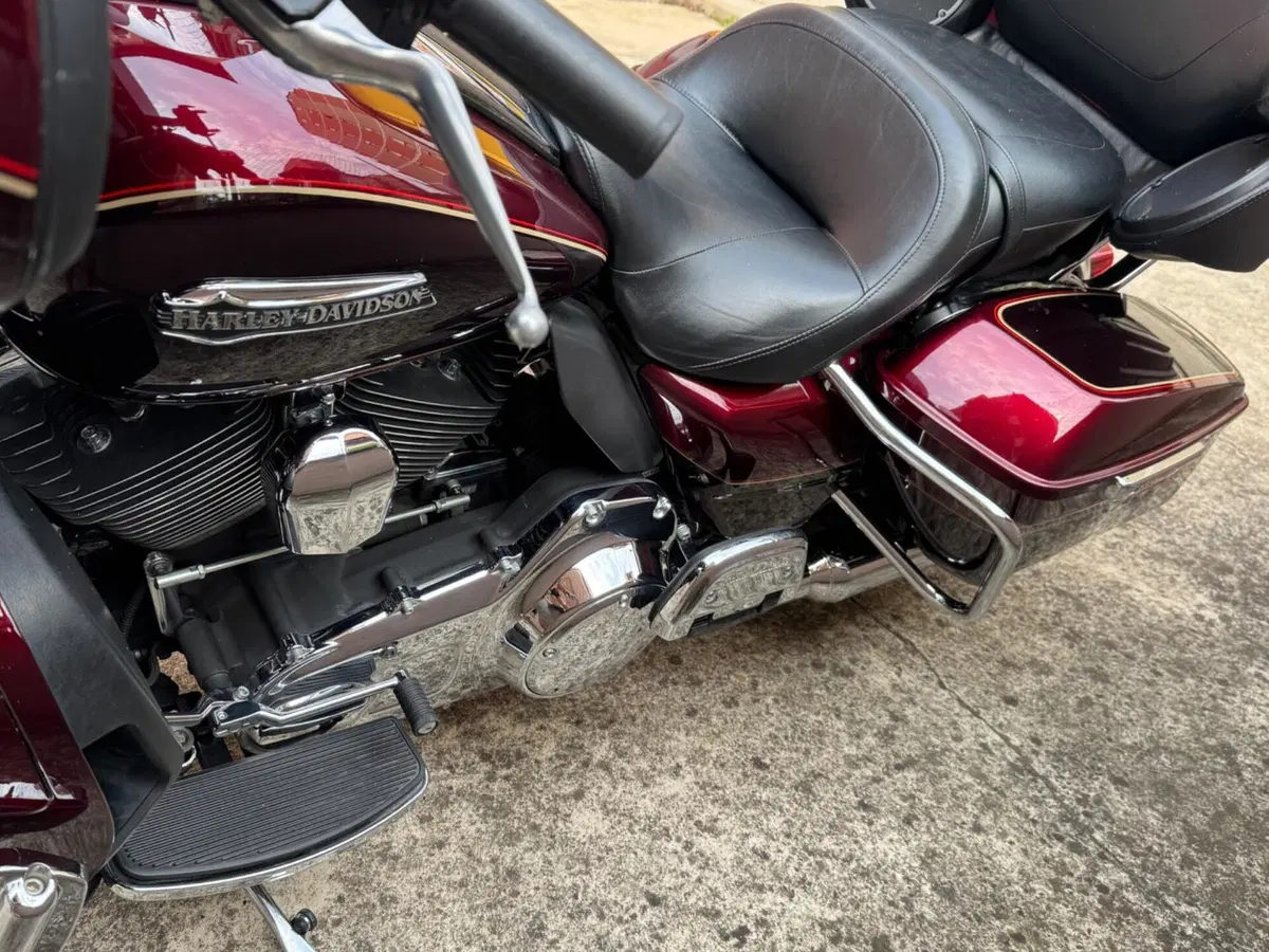 Harley-Davidson 1690 Electra Glide Ultra Classic (2014 - 16) - FLHTCU (5)