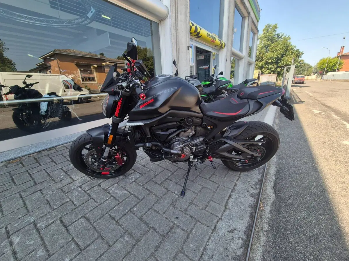 Ducati Monster 937 + (2021 - 25) (2)