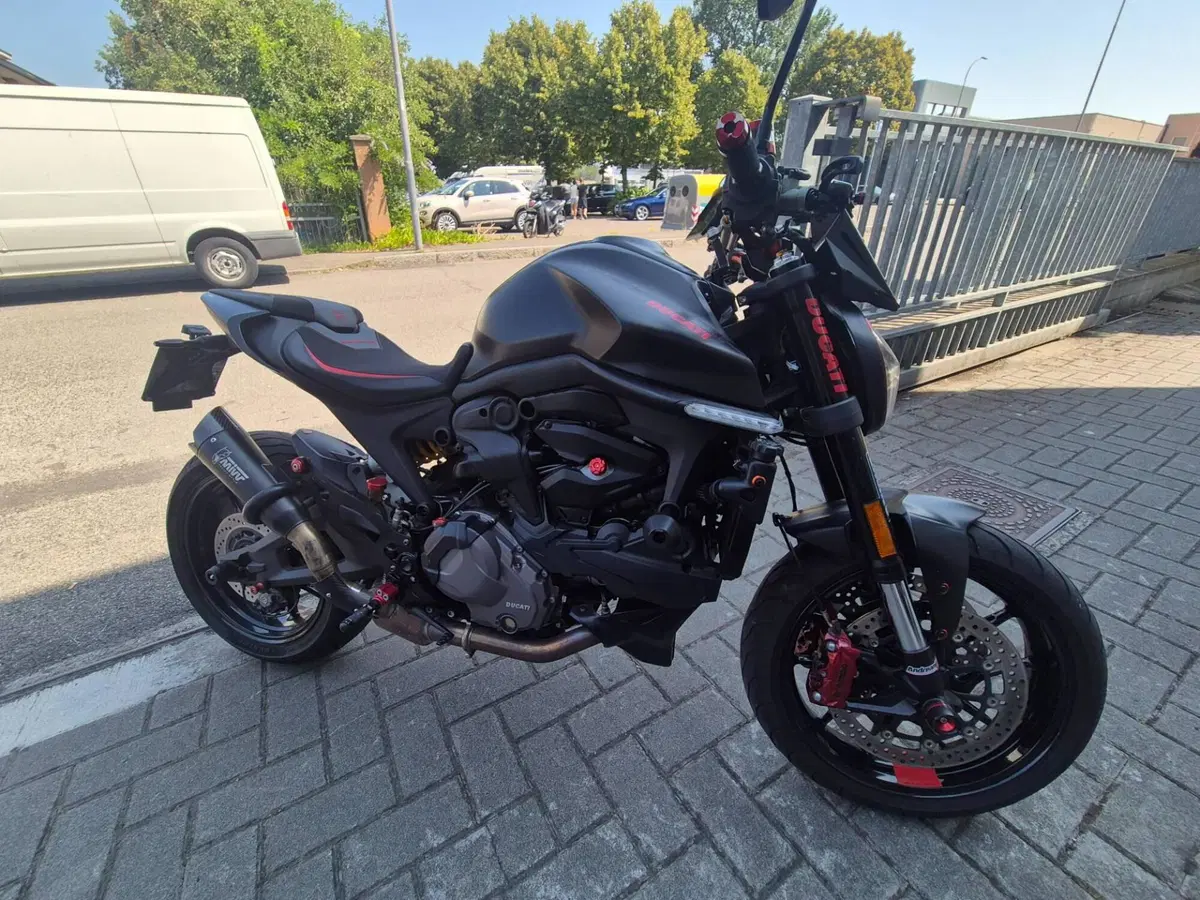 Ducati Monster 937 + (2021 - 25) (4)