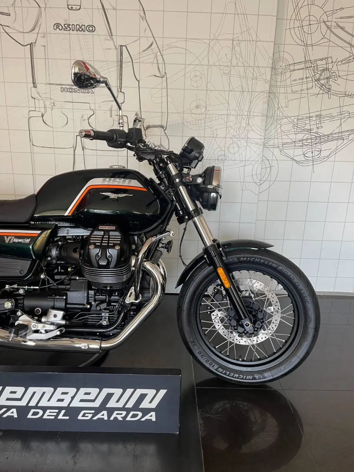 Moto Guzzi V7 Special (2025 - 26) (2)