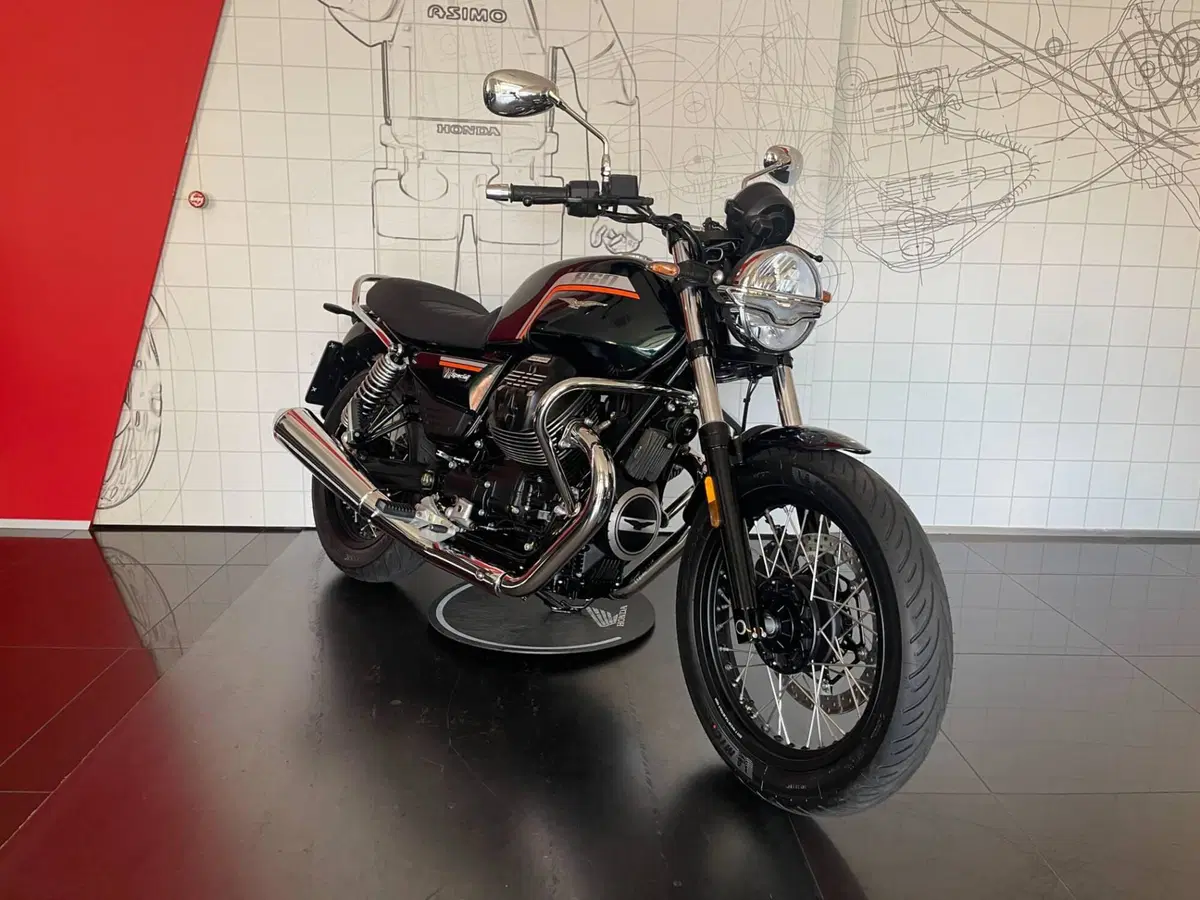 Moto Guzzi V7 Special (2025 - 26) (3)
