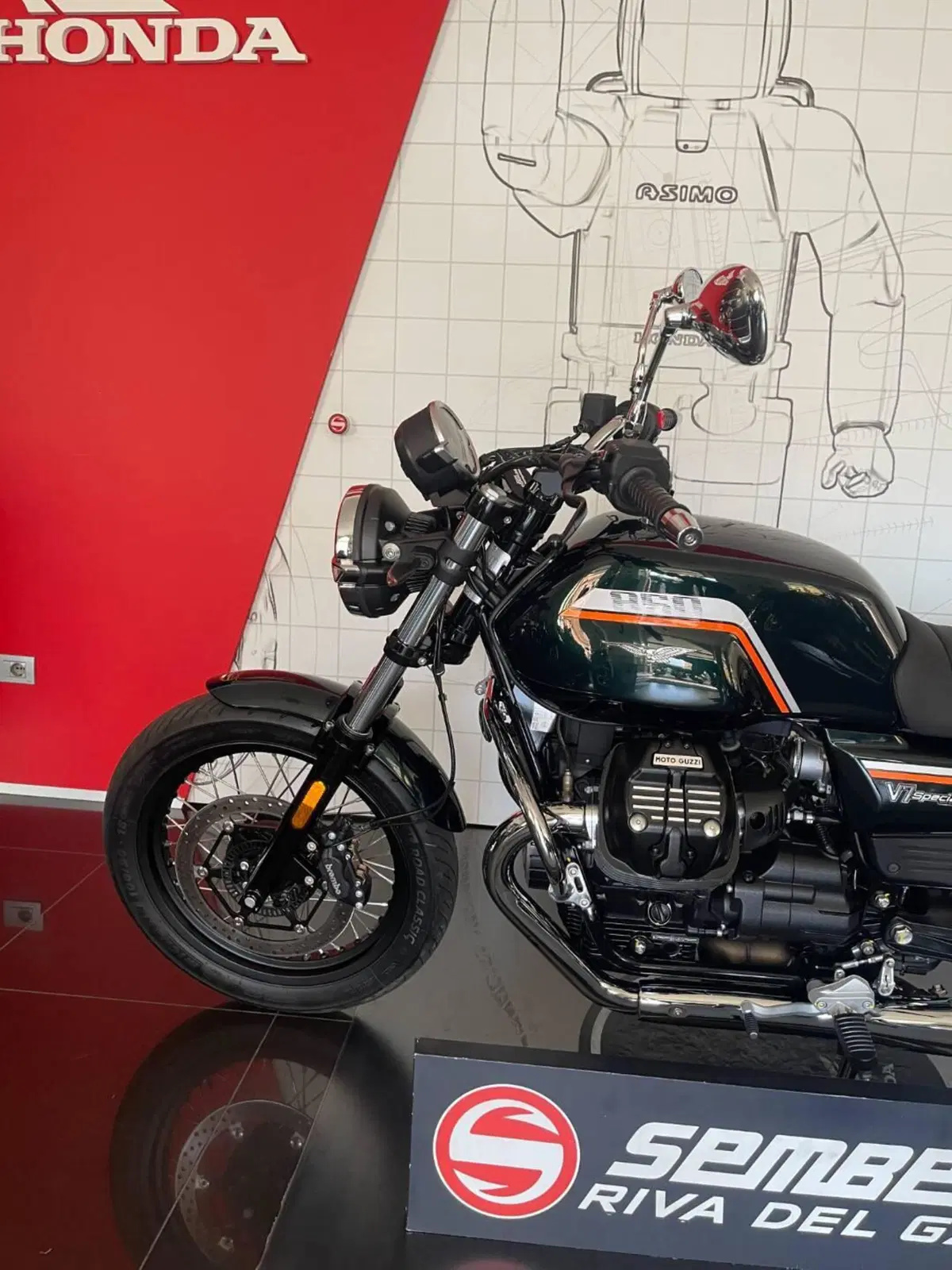 Moto Guzzi V7 Special (2025 - 26) (6)