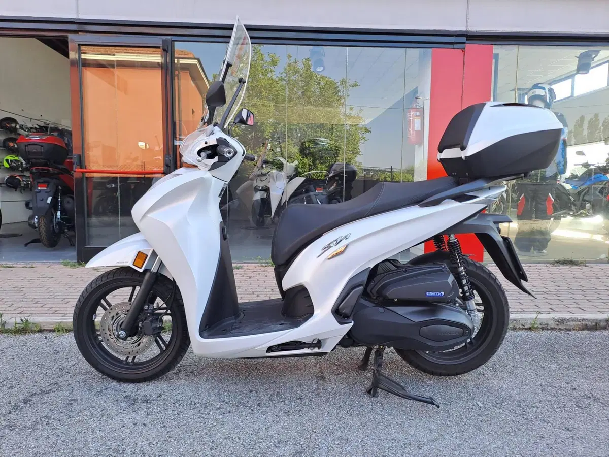 Honda SH 350 (2021 - 24) (3)