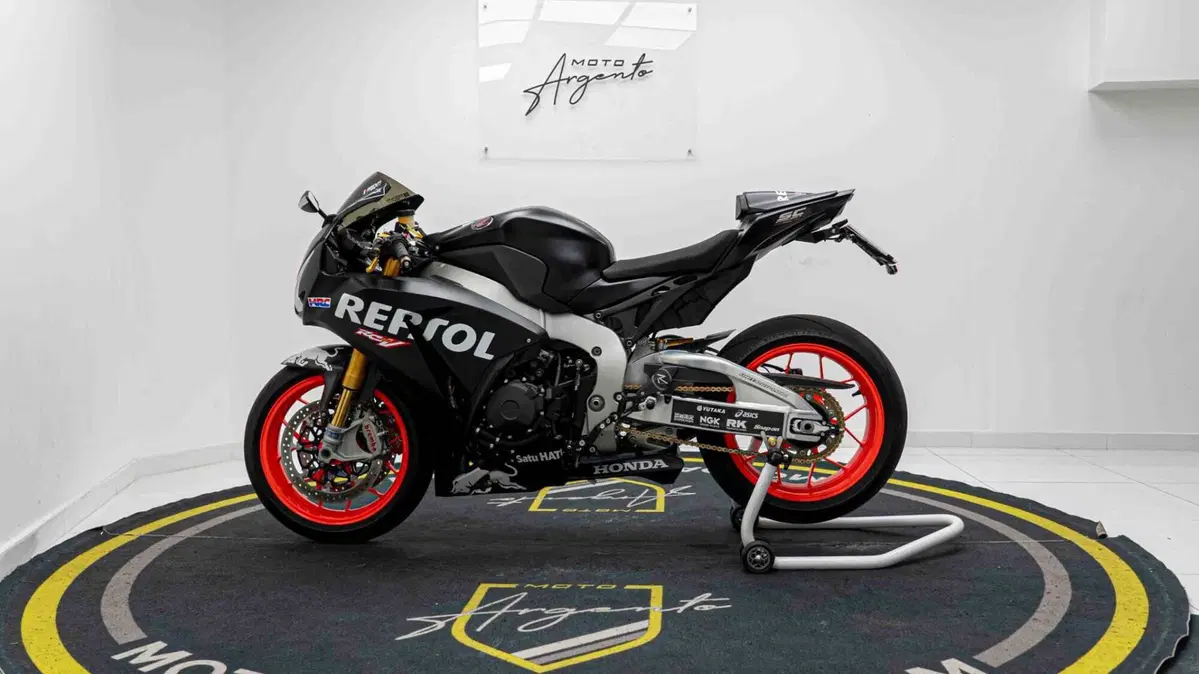 Honda CBR 1000 RR Fireblade SP (2014 - 16) (2)