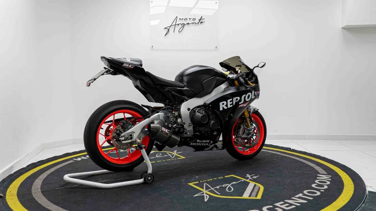 Honda CBR 1000 RR Fireblade SP (2014 - 16) (16)