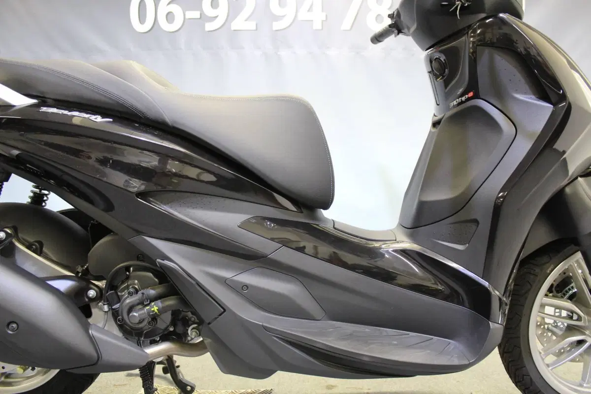 Piaggio Beverly 310 (2025 - 26) (9)