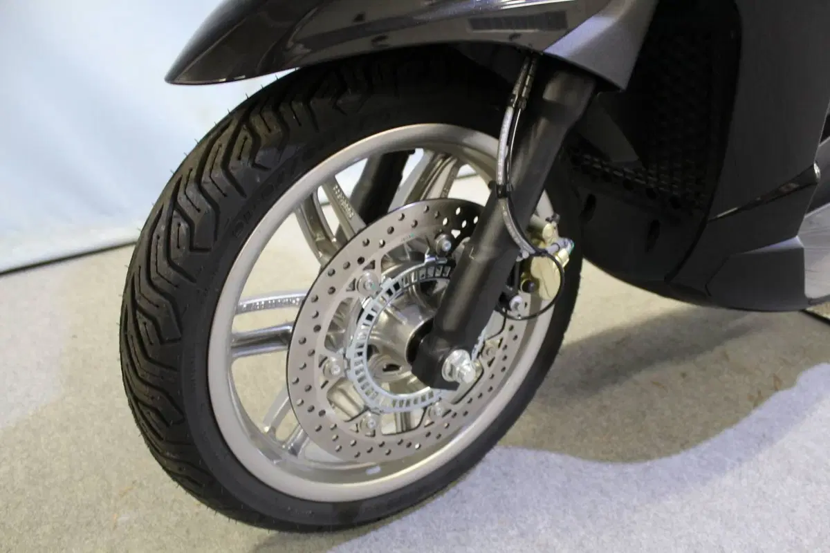 Piaggio Beverly 310 (2025 - 26) (14)