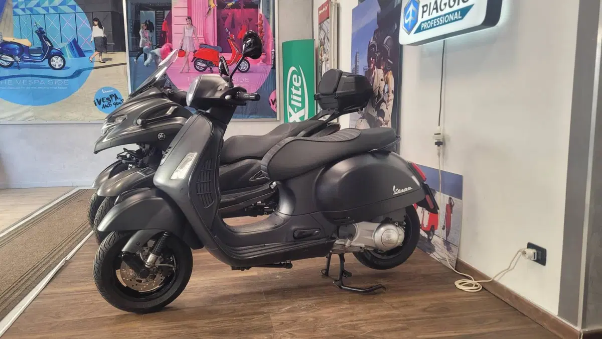 Vespa GTS 300 Super Notte (2018 - 20)