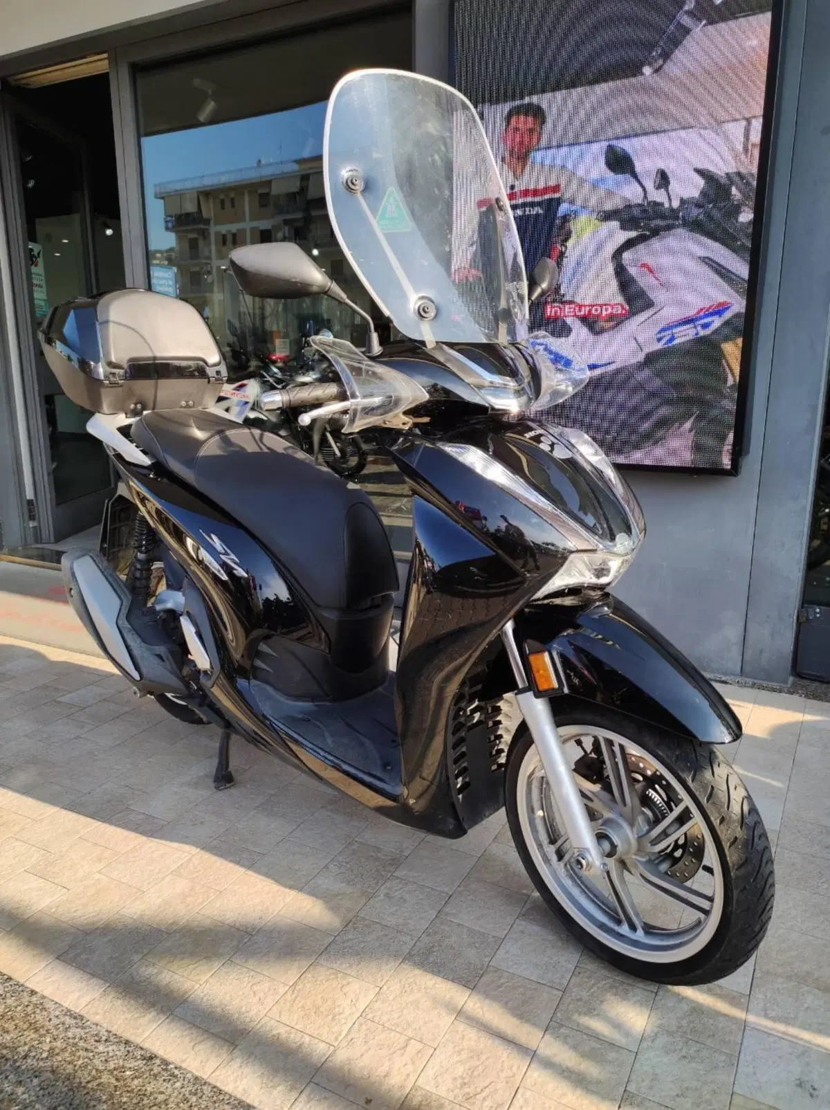 Honda SH 350 (2021 - 24) (6)