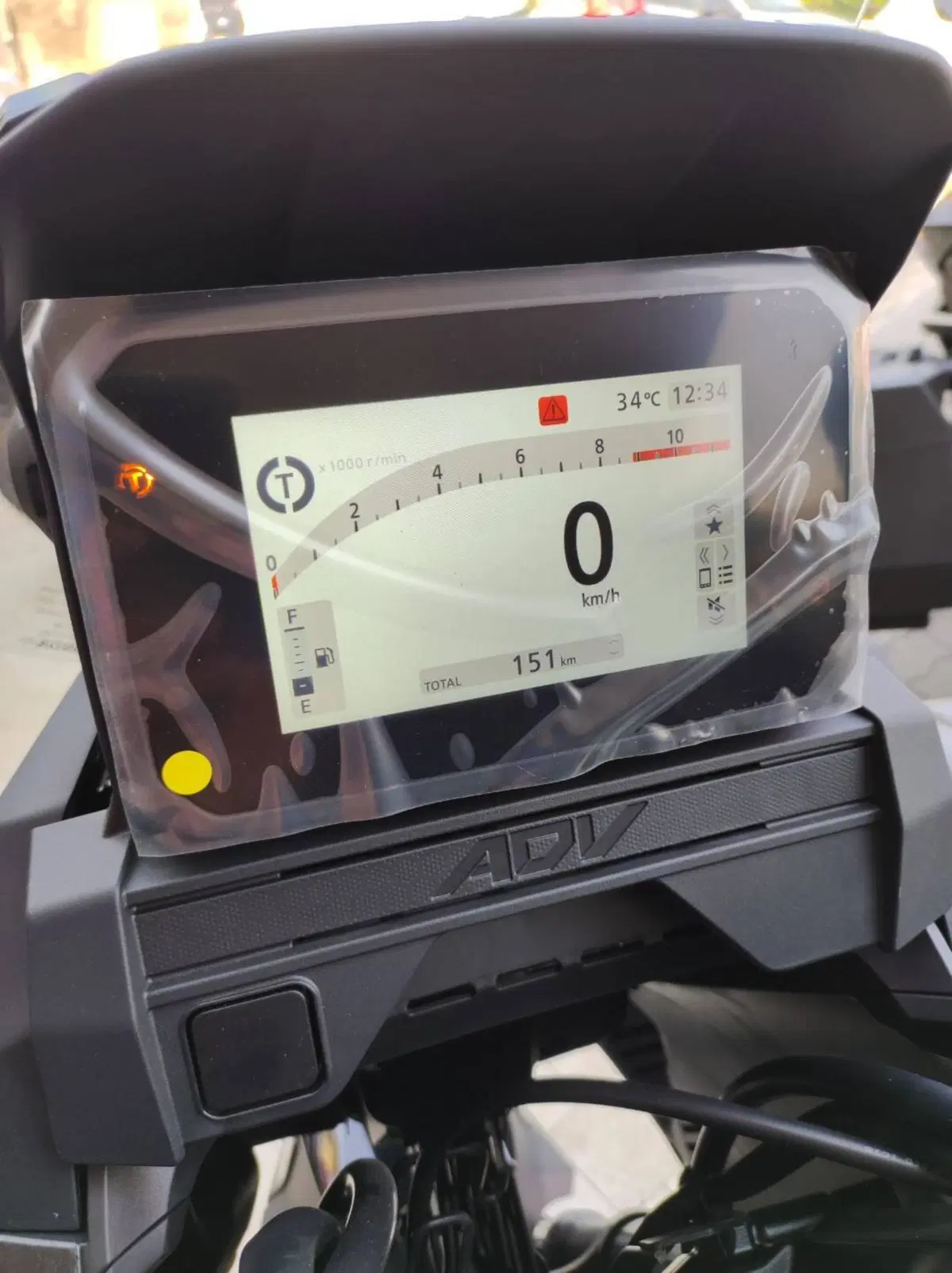 Honda ADV 350 Special Edition (2025 - 26) (3)