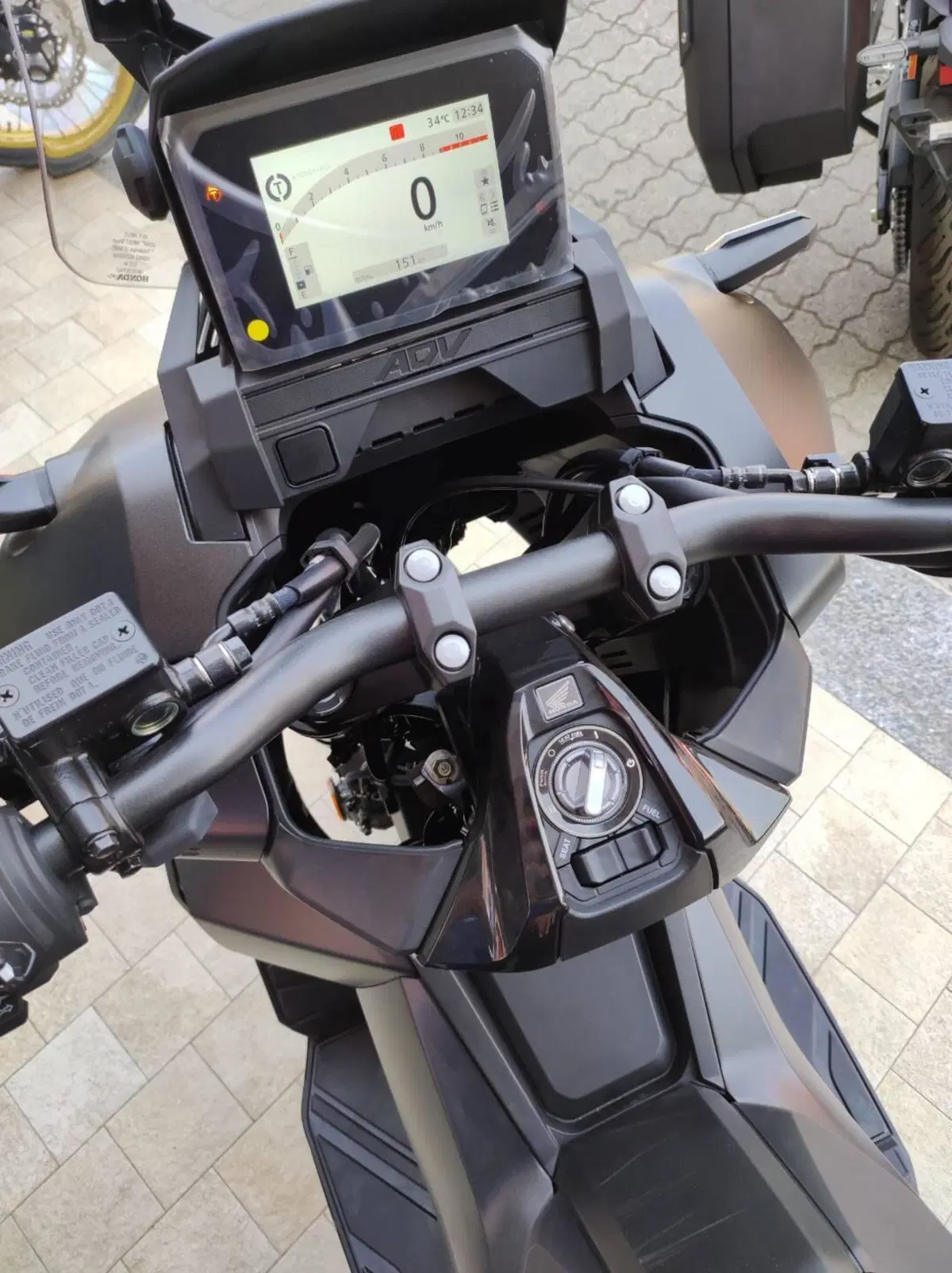 Honda ADV 350 Special Edition (2025 - 26) (4)