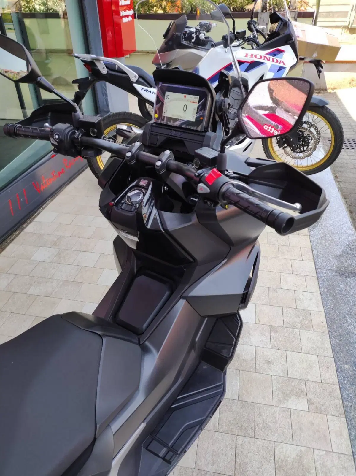 Honda ADV 350 Special Edition (2025 - 26) (8)