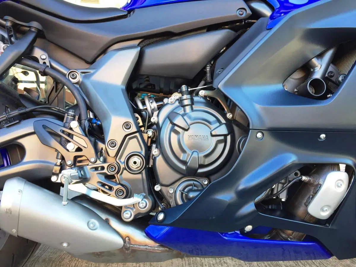 Yamaha YZF R7 (2021 - 25) (15)