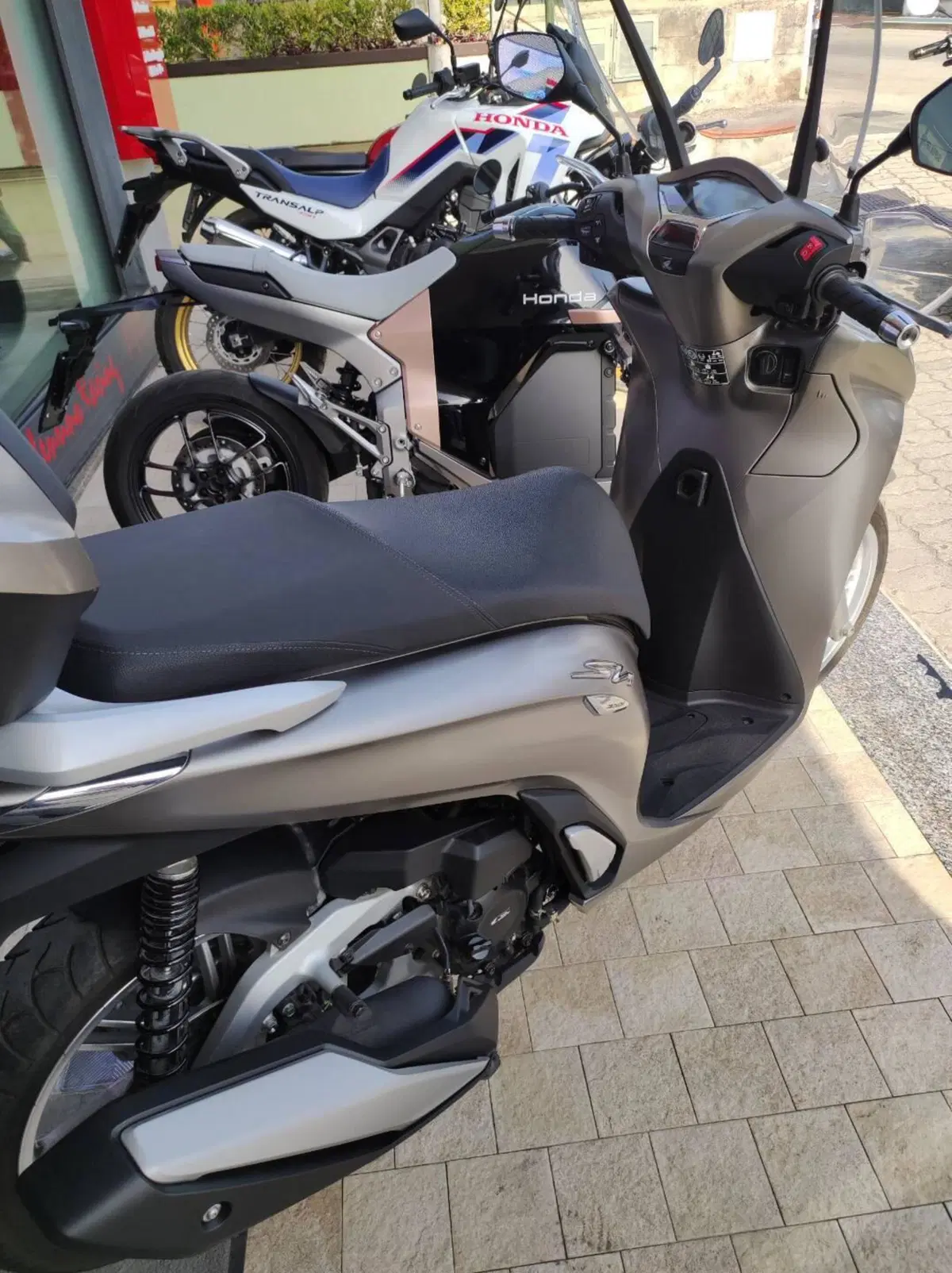 Honda SH 350 (2021 - 24) (6)