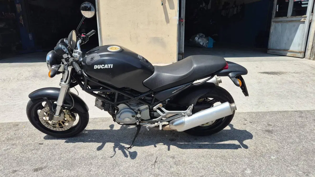 Ducati Monster 620 I.E. Dark (2002) (3)