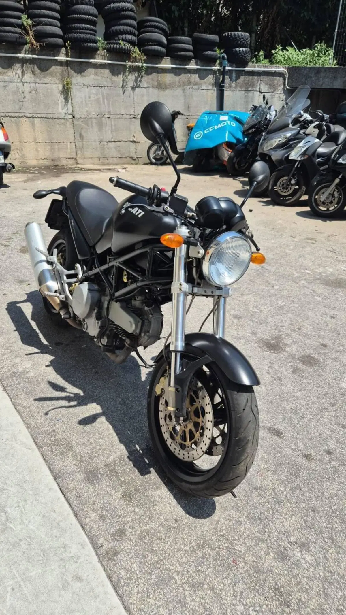 Ducati Monster 620 I.E. Dark (2002) (2)