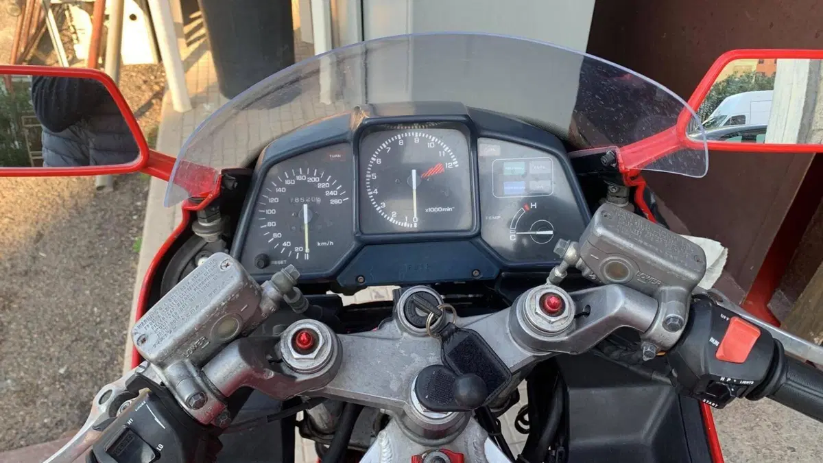 Honda VFR 750 F (1986 - 87) (6)