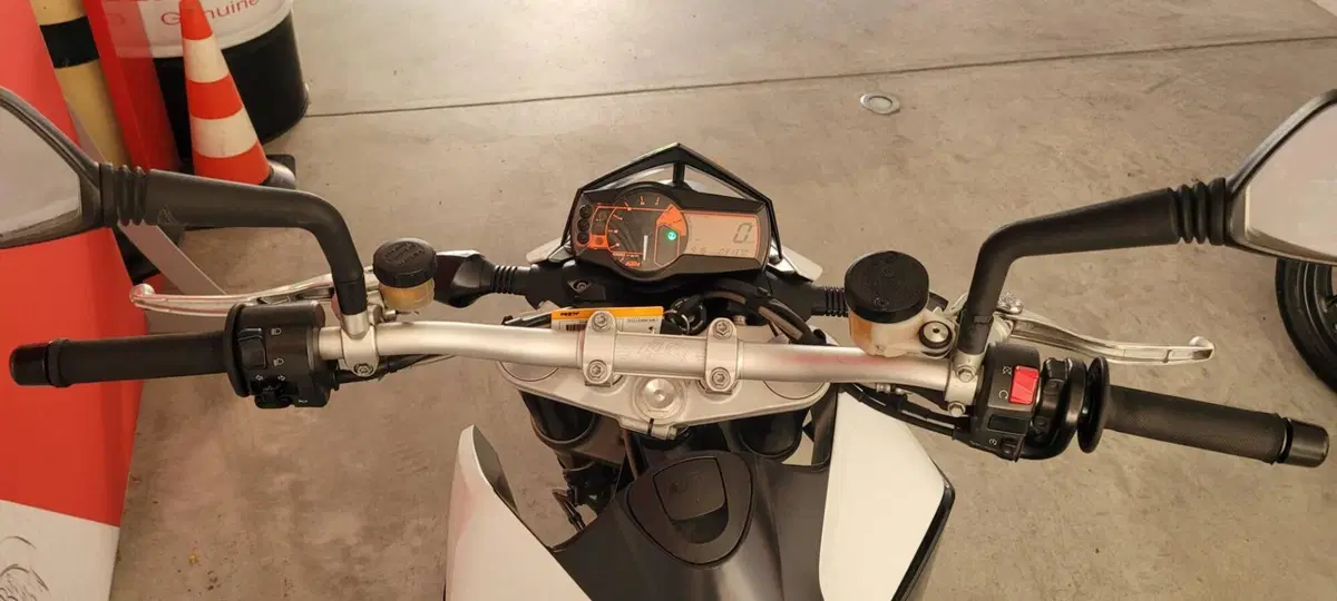 KTM 690 SMC (2008- 11) (3)