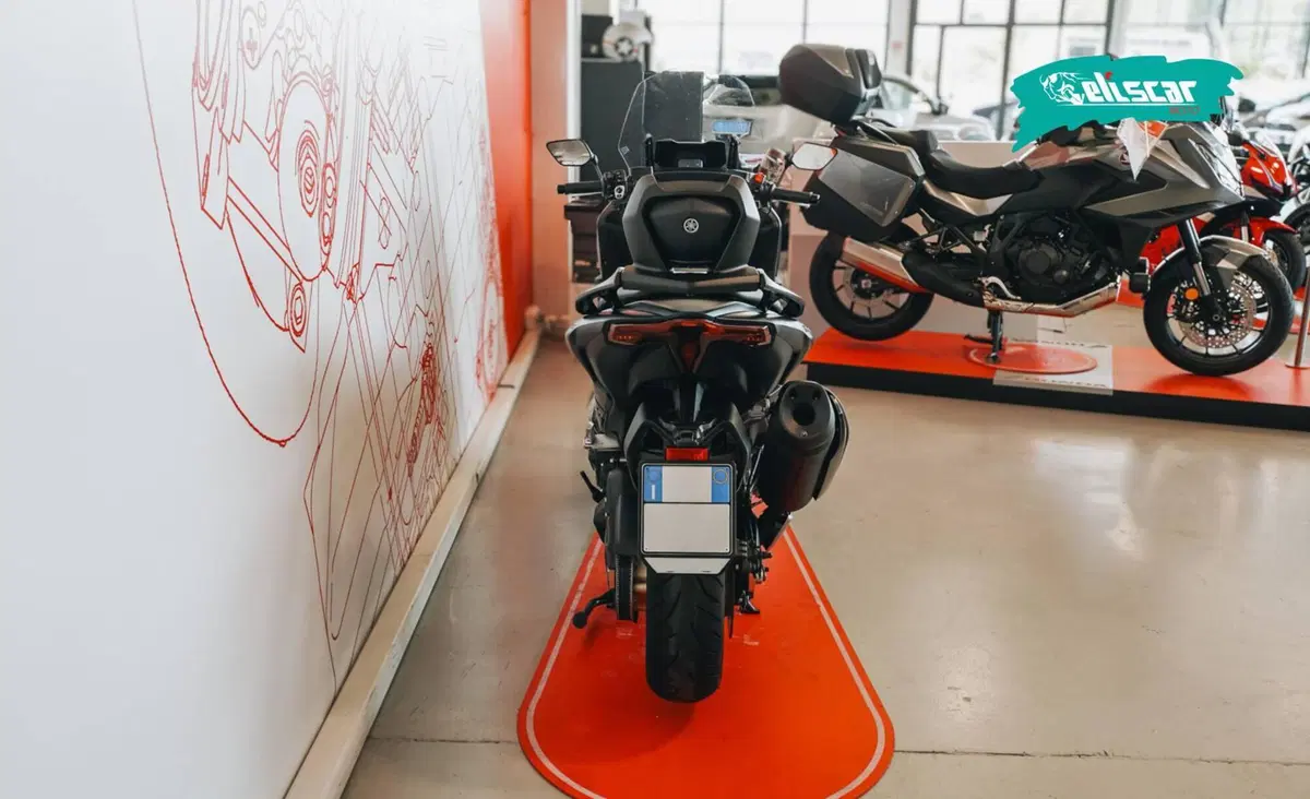 Yamaha T-Max 560 Tech Max (2022 - 24) (5)