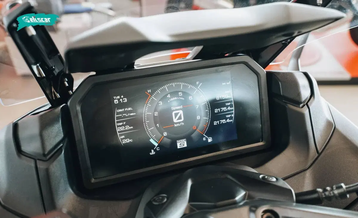 Yamaha T-Max 560 Tech Max (2022 - 24) (6)