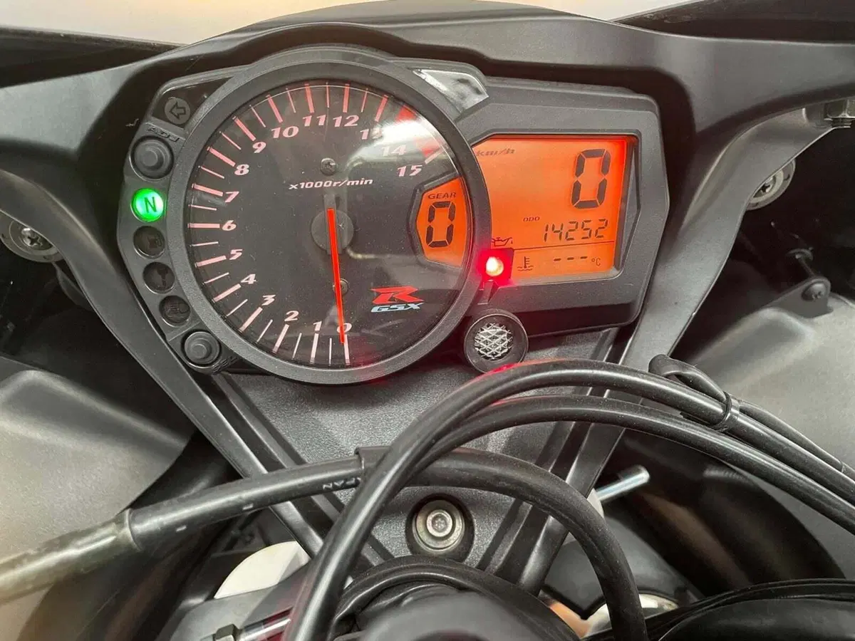 Suzuki GSX-R1000 (2005 - 06) (8)
