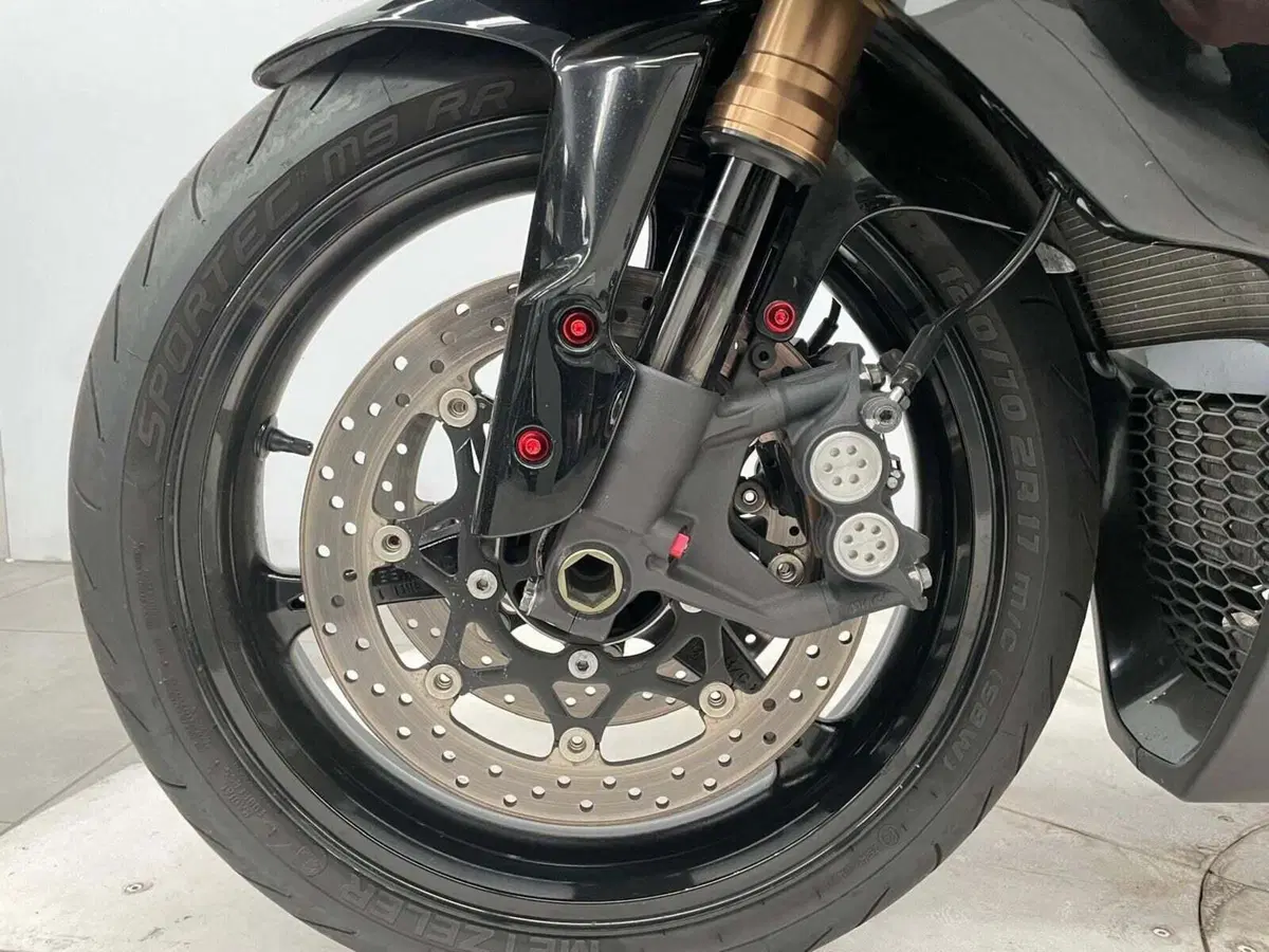 Suzuki GSX-R1000 (2005 - 06) (14)