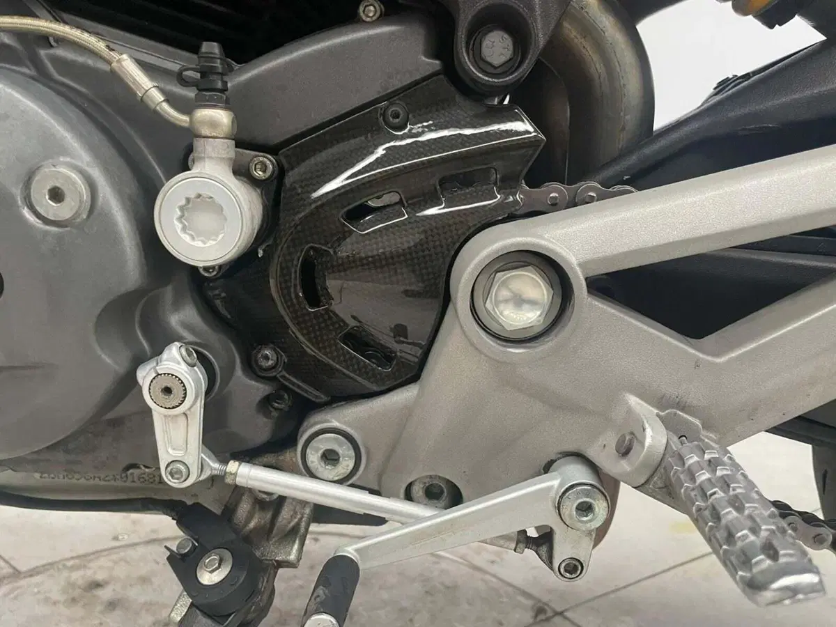 Ducati Monster 696 (2008 - 13) (8)