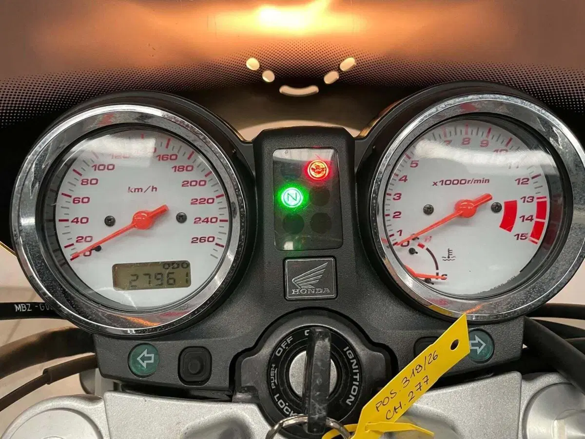 Honda Hornet 600 (2003 - 04) (5)