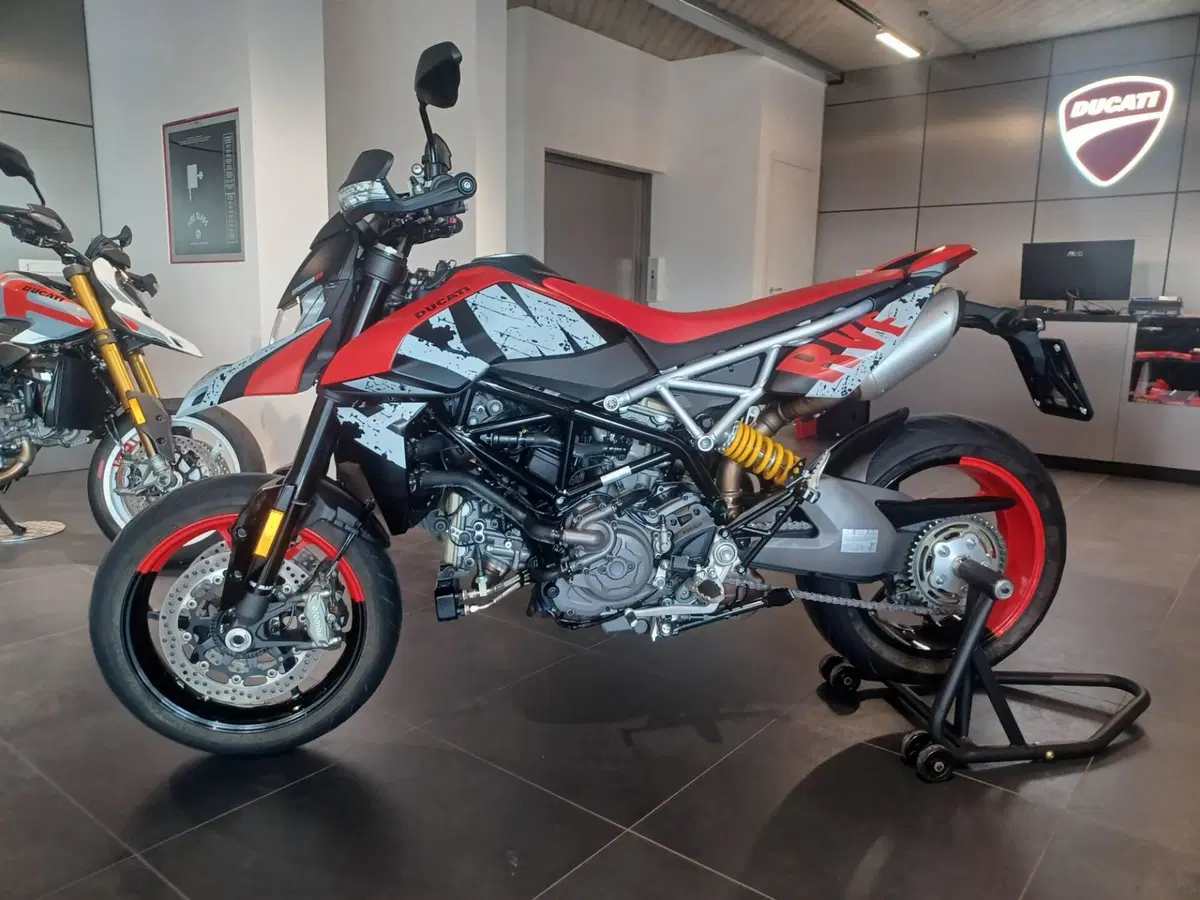 Ducati Hypermotard 950 RVE (2022 - 25) (2)