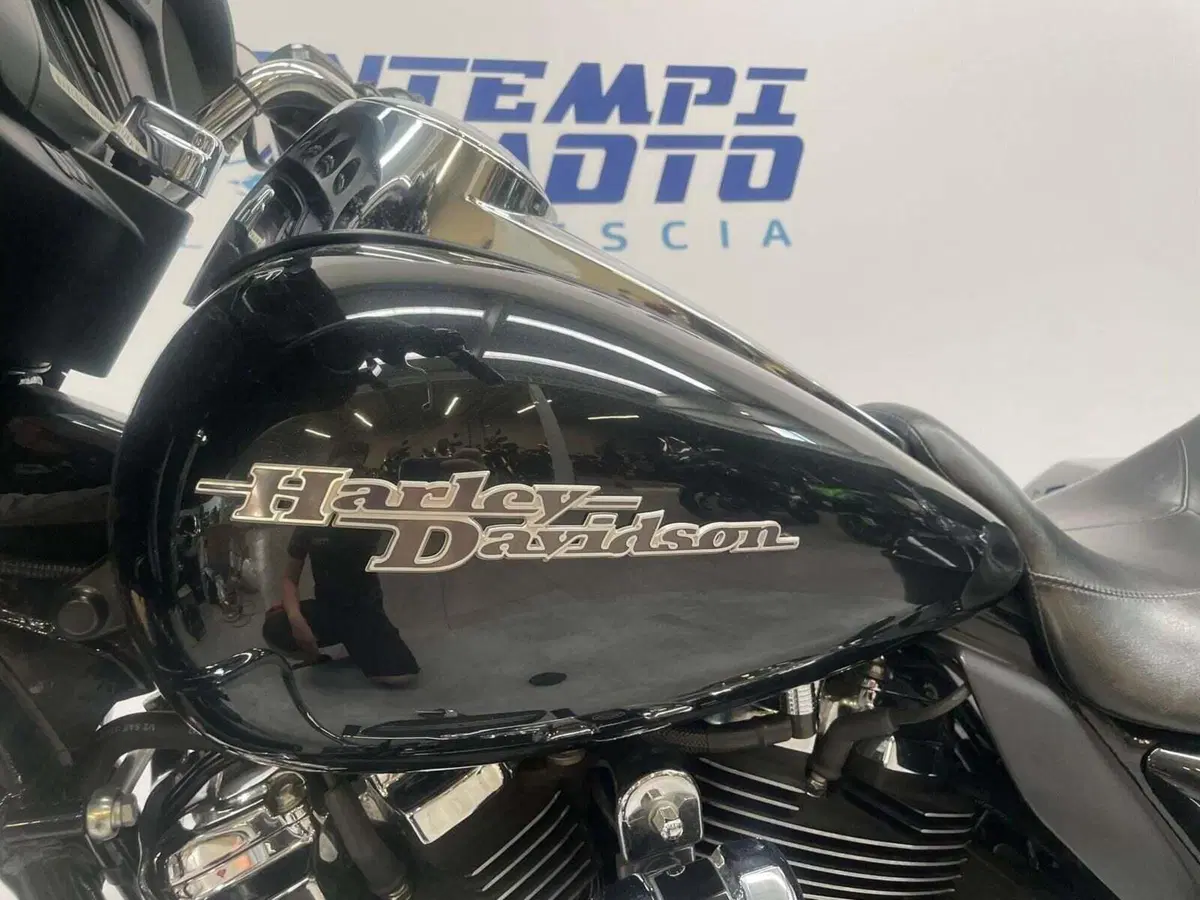 Harley-Davidson 107 Street Glide (2017 - 19) - FLHX (11)