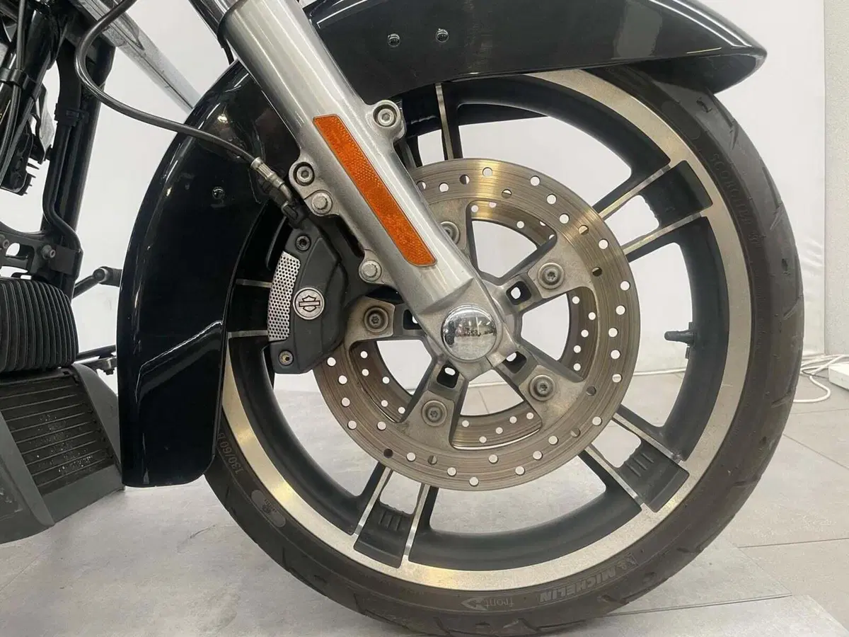 Harley-Davidson 107 Street Glide (2017 - 19) - FLHX (15)