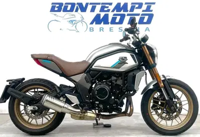 CFMOTO 700CL-X Heritage (2021 - 26) usata