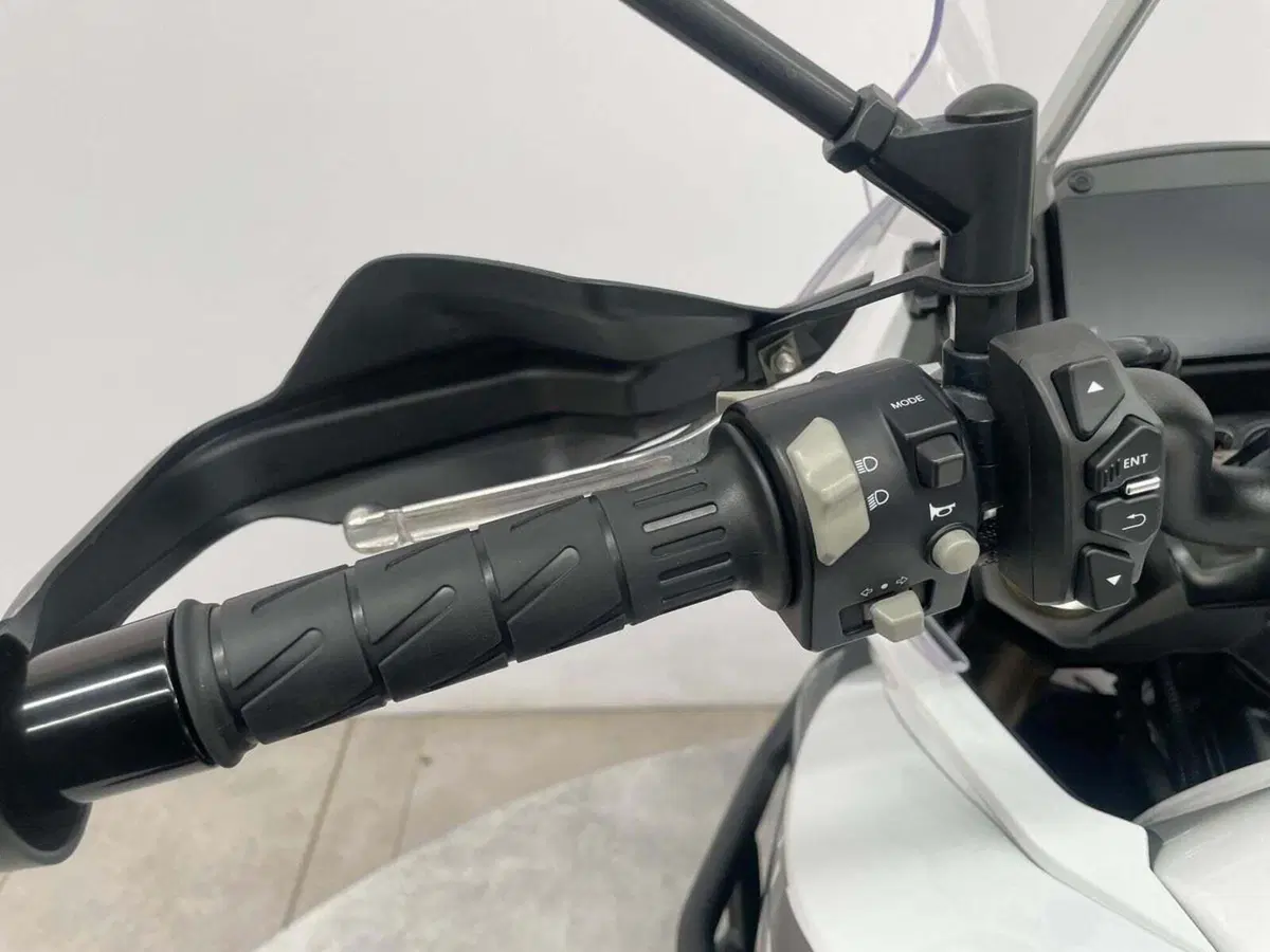 CFMOTO 650MT (2021 - 24) (7)