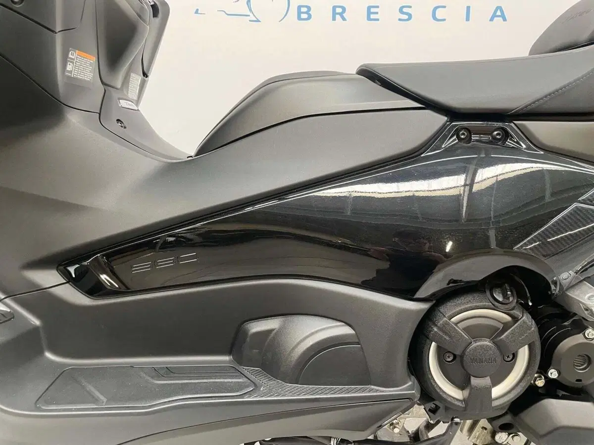 Yamaha T-Max 560 (2022 - 24) (5)