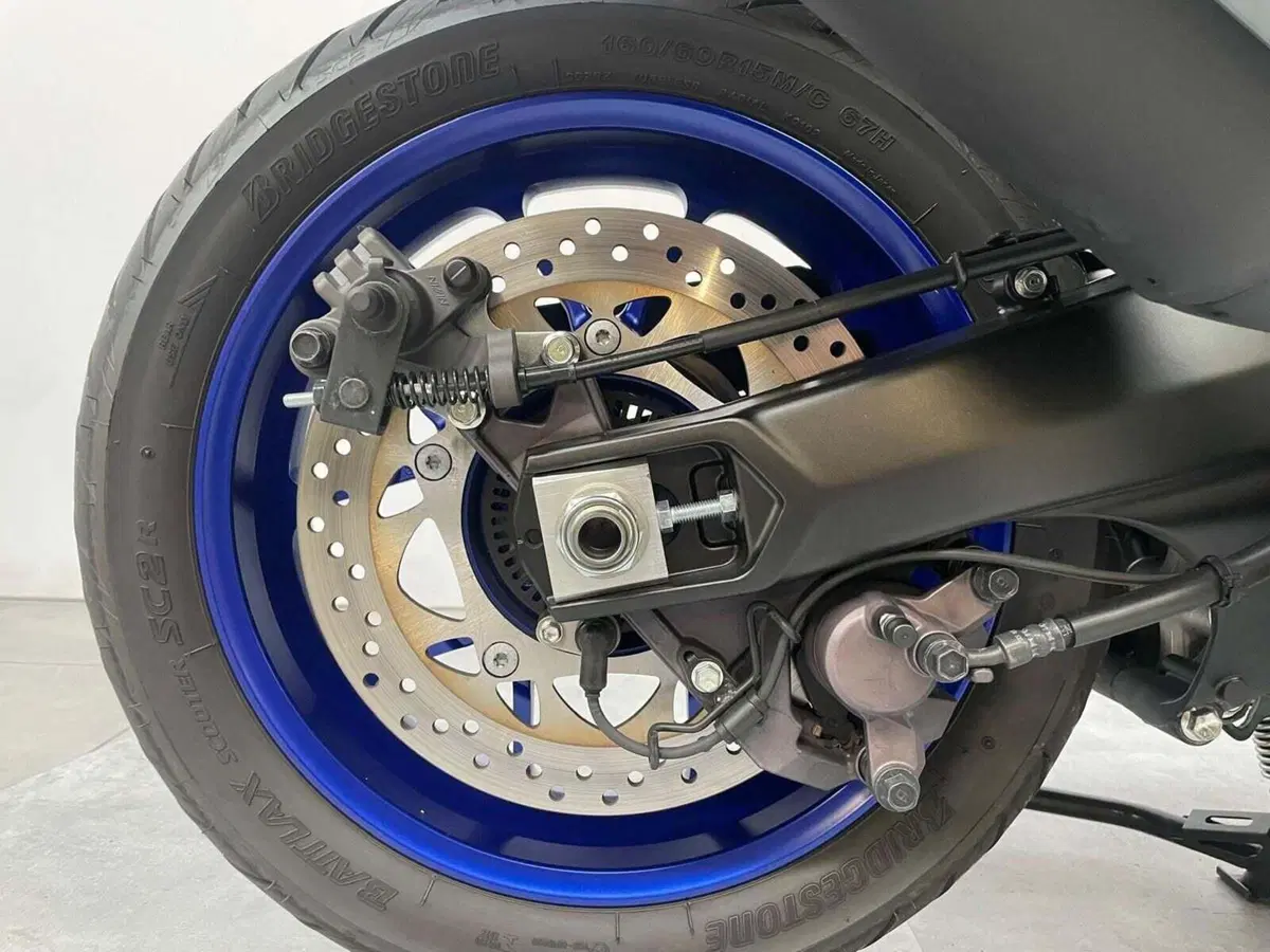 Yamaha T-Max 560 (2022 - 24) (13)