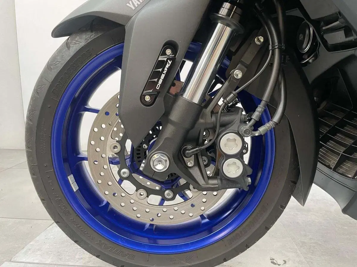 Yamaha T-Max 560 (2022 - 24) (16)
