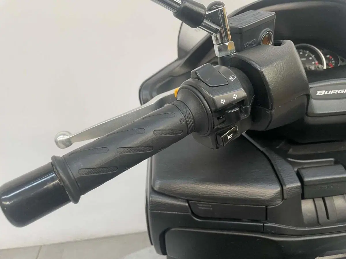 Suzuki Burgman AN 400 Lux ABS (2012 - 17) (6)