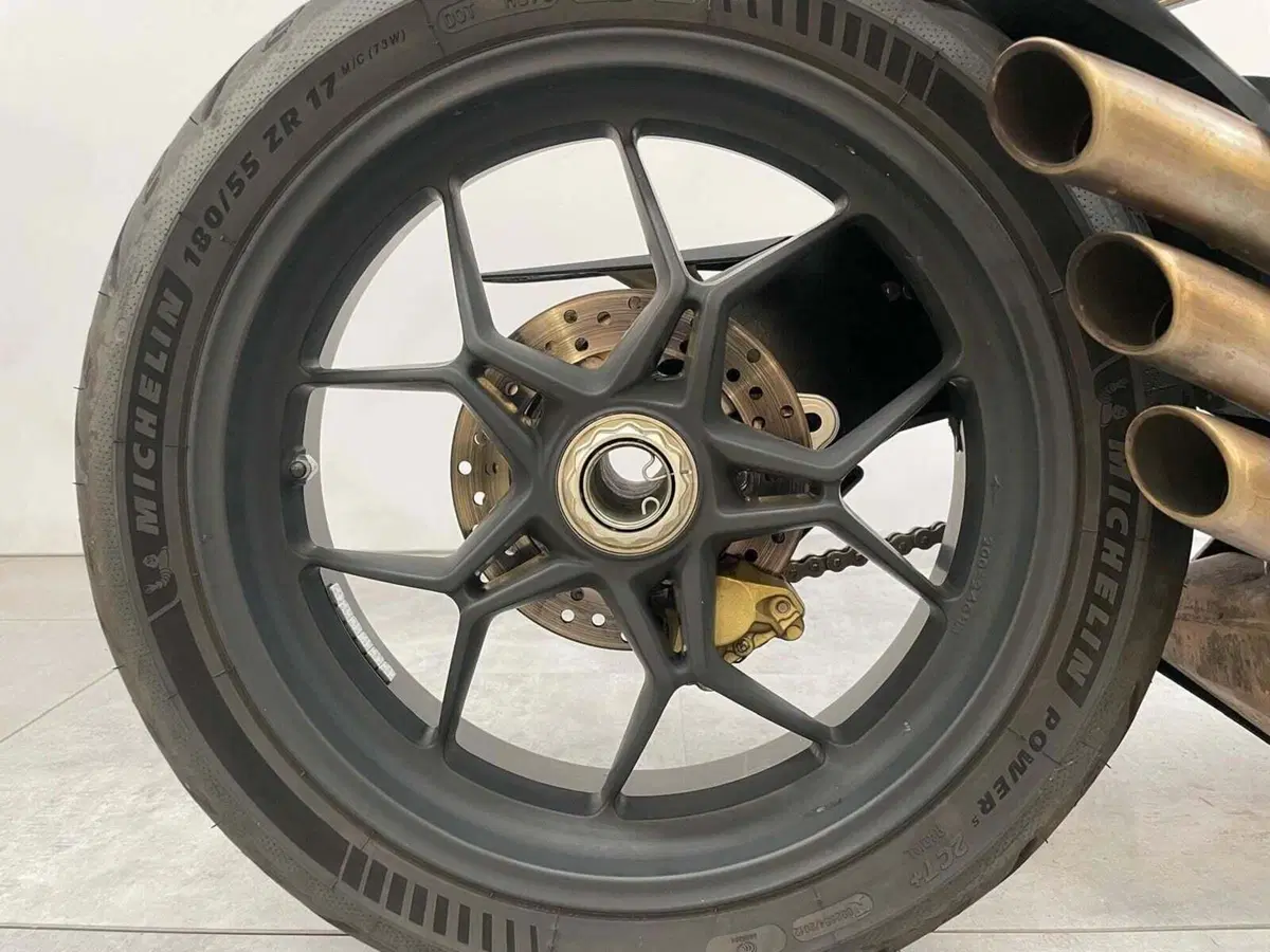 MV Agusta F3 675 EAS ABS (2011 - 17) (3)
