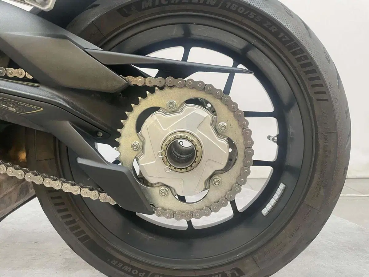 MV Agusta F3 675 EAS ABS (2011 - 17) (20)
